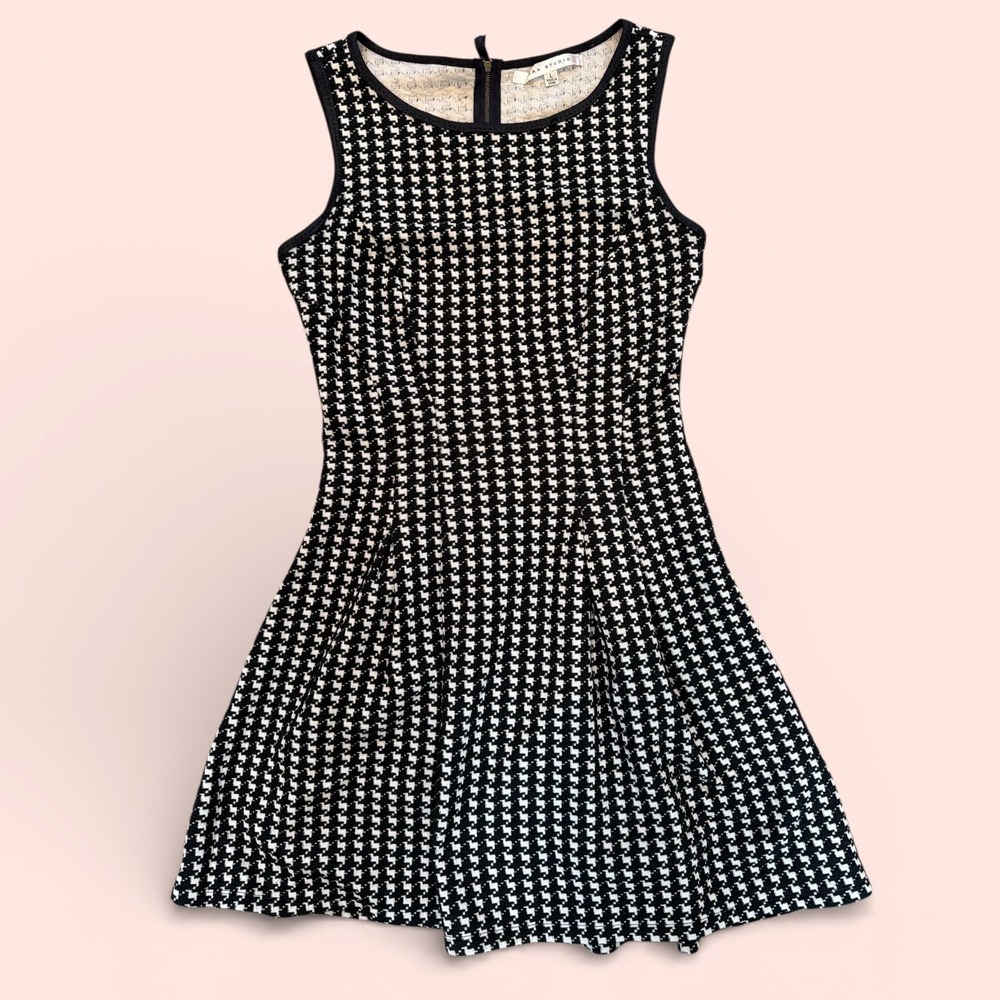 Max Studio Black White Houndstooth Sleeveless Fit… - image 1